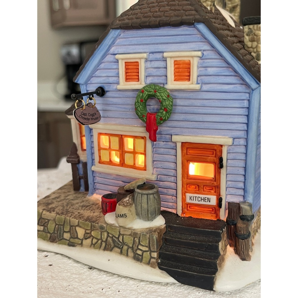 Department 56 New England Village CHOWDER HOUSE 56571 Heritage Village - Picture 6 of 8